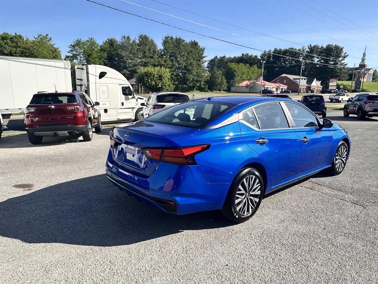 Nissan Altima SV FWD 2025
