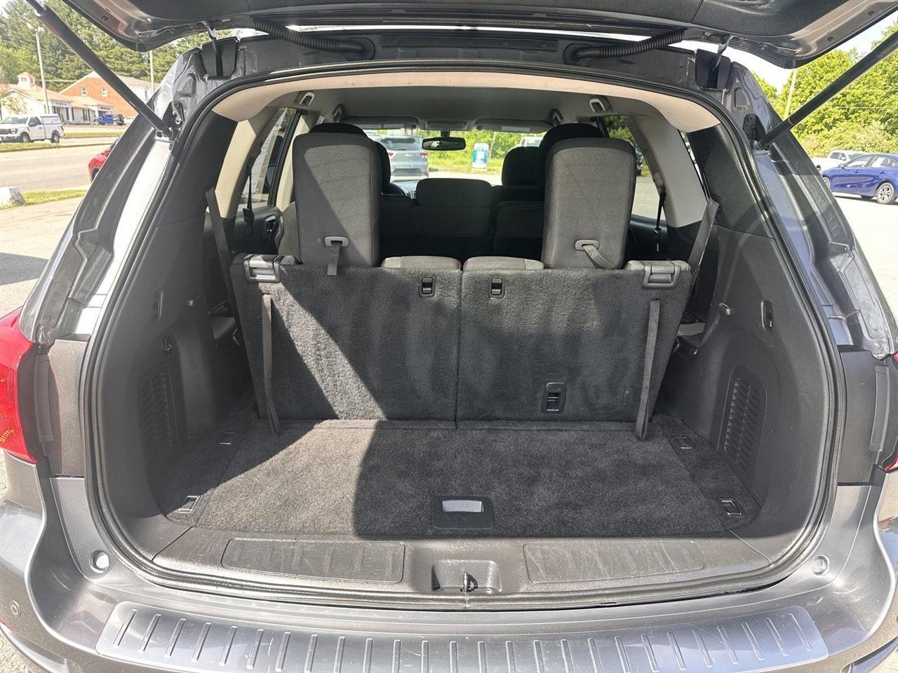 Nissan Pathfinder 4x4 SV 2017