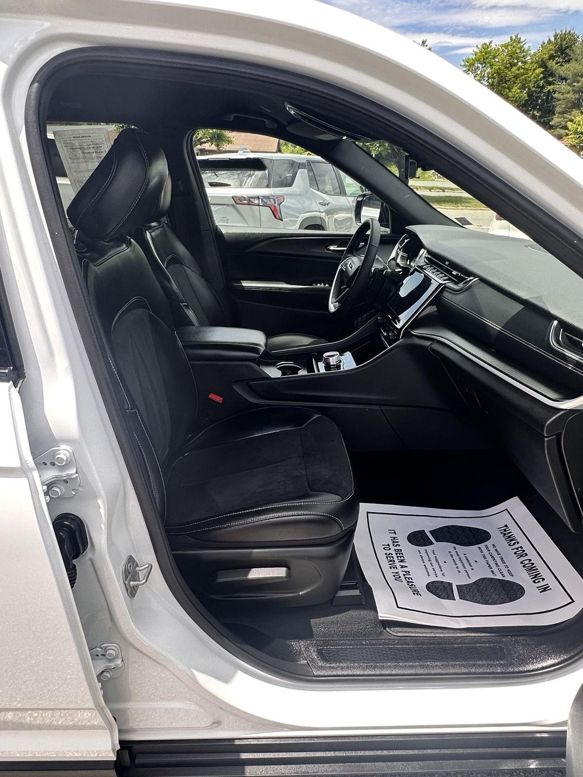 Jeep Grand Cherokee Altitude 4x4 2025