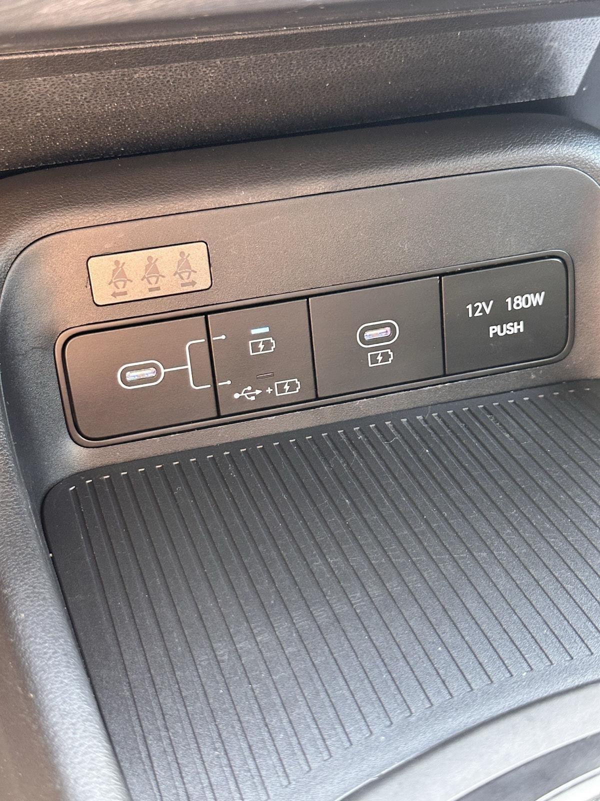 Hyundai Kona SEL AWD 2024