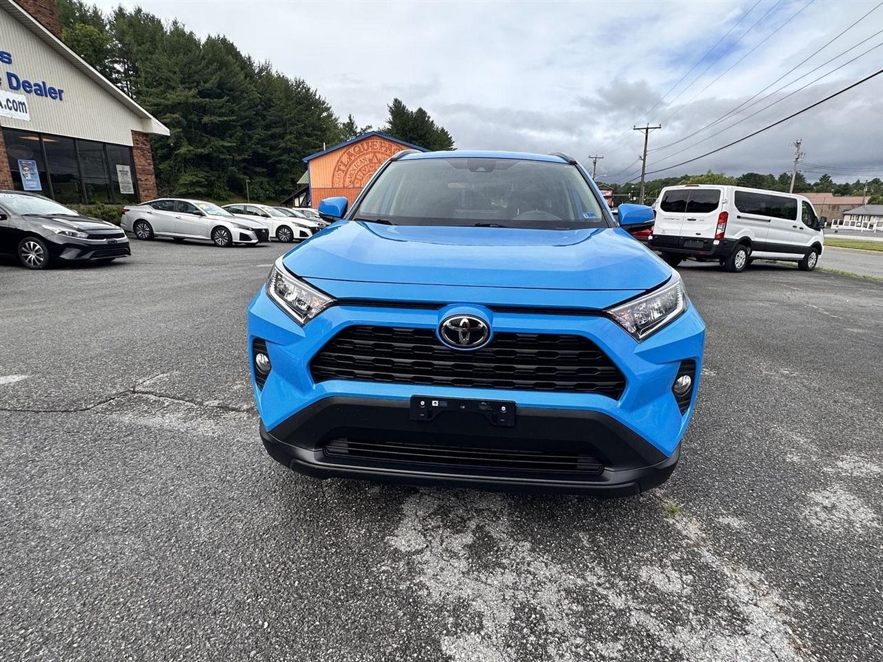 Toyota RAV4 XLE AWD (Natl) 2021
