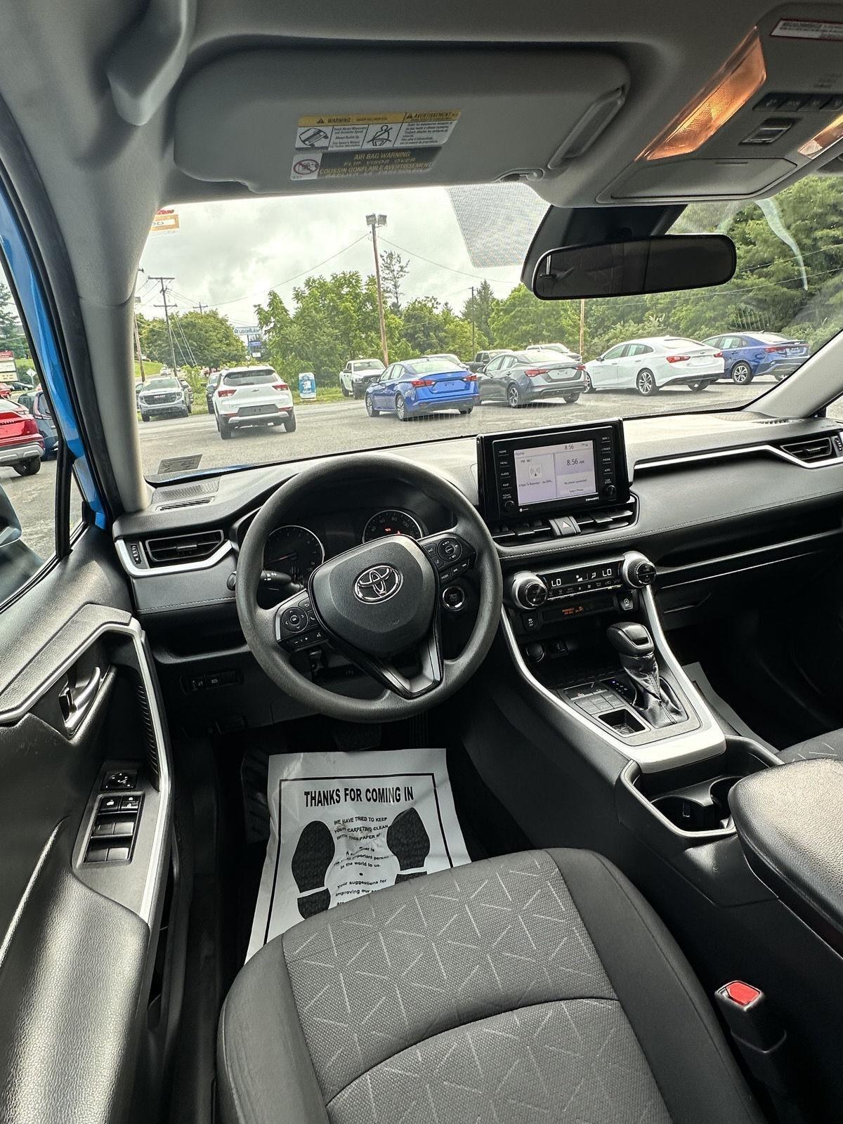 Toyota RAV4 XLE AWD (Natl) 2021