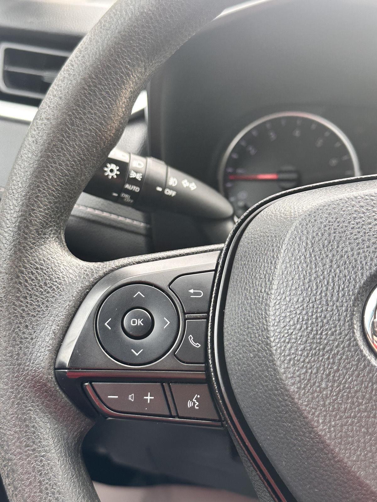 Toyota RAV4 XLE AWD (Natl) 2021