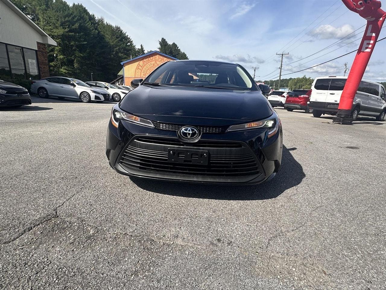 Toyota Corolla LE CVT (Natl) 2024