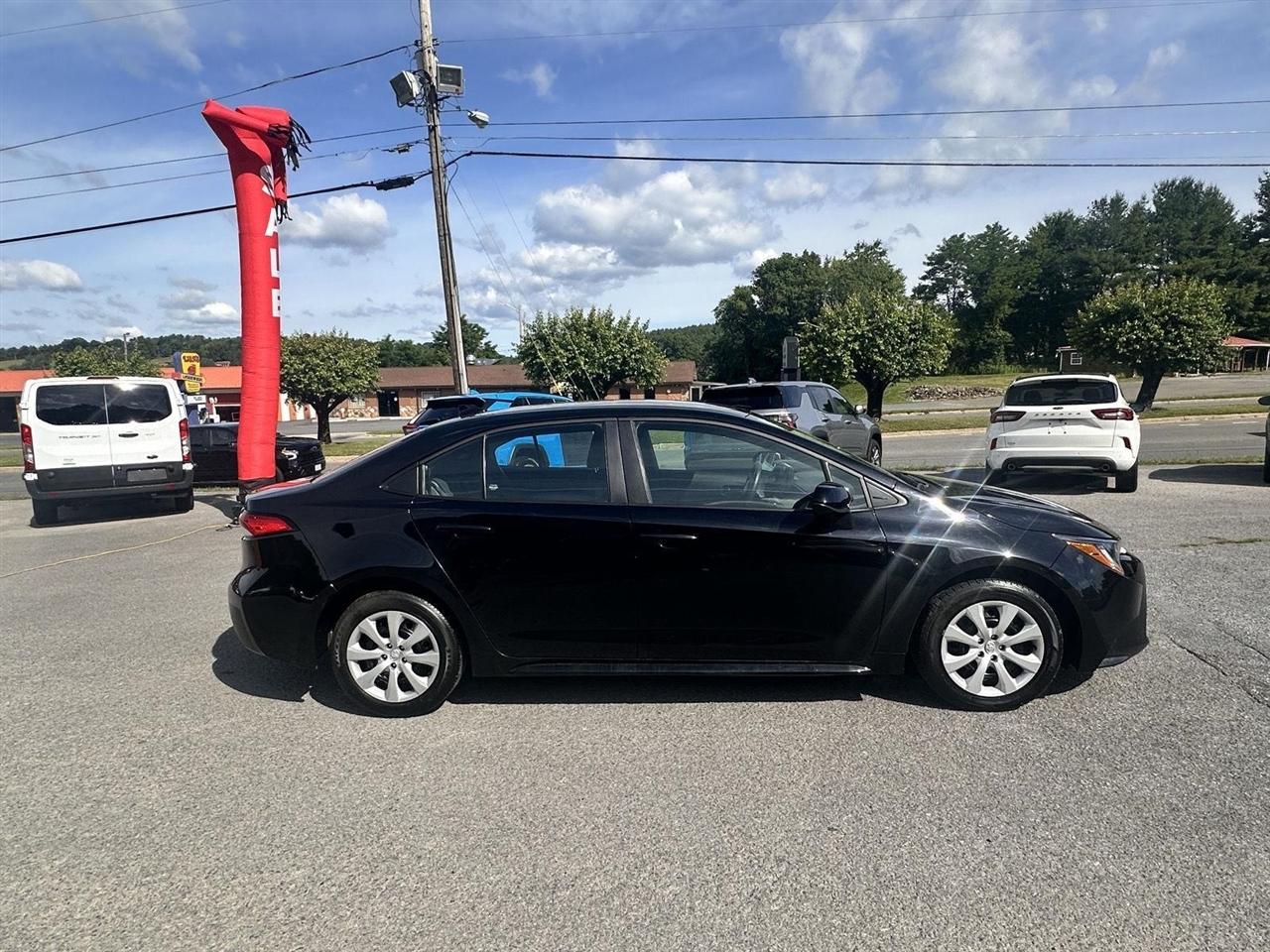 Toyota Corolla LE CVT (Natl) 2024