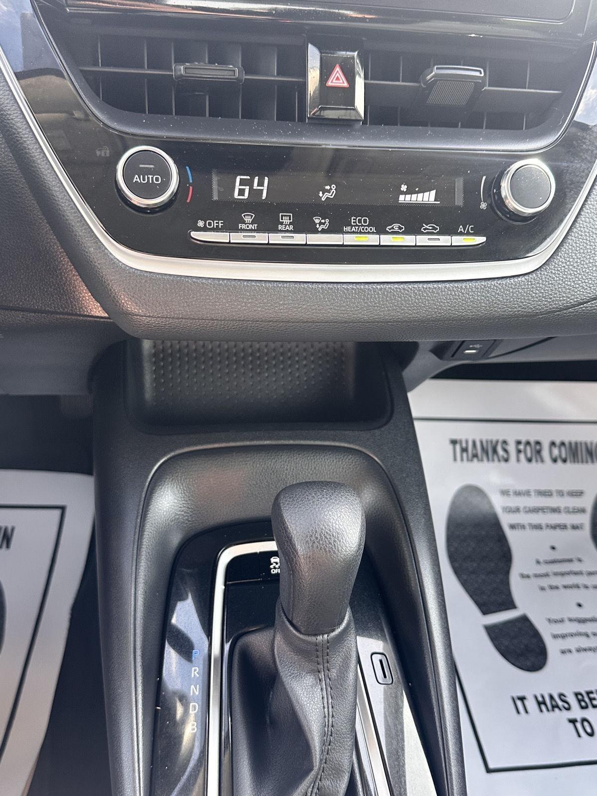 Toyota Corolla LE CVT (Natl) 2024