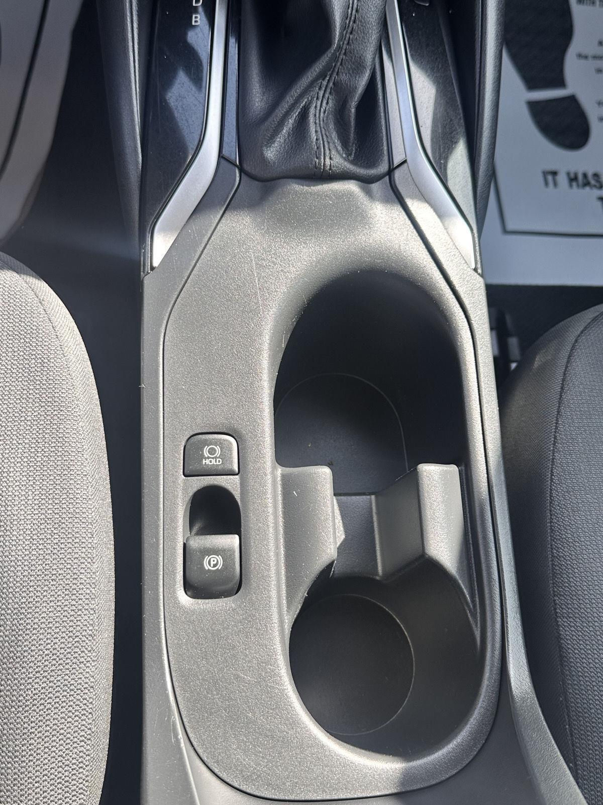 Toyota Corolla LE CVT (Natl) 2024