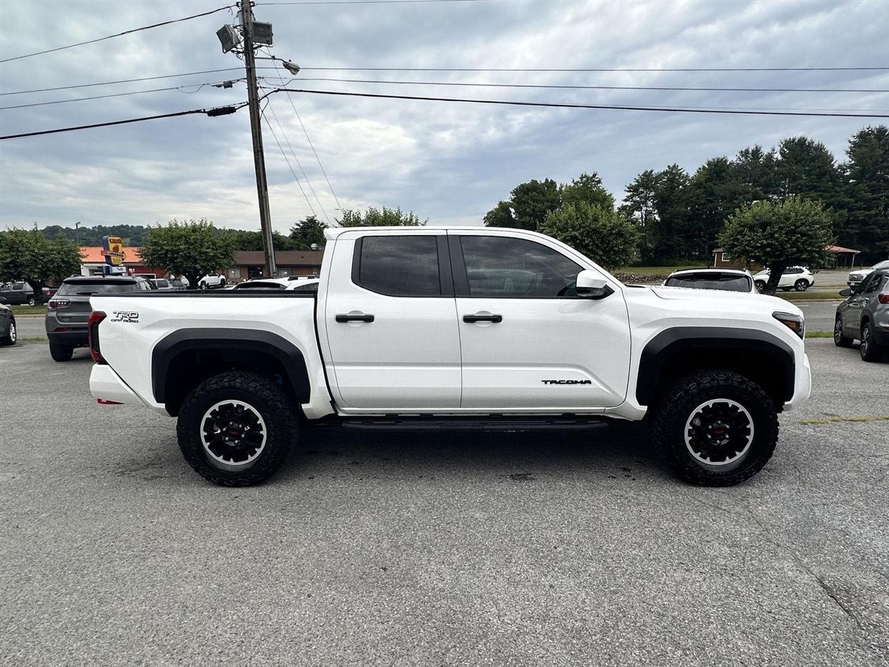 Toyota Tacoma 4WD TRD Off Road Double Cab 5' Bed MT (Natl) 2024