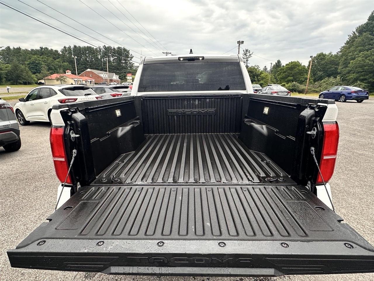 Toyota Tacoma 4WD TRD Off Road Double Cab 5' Bed MT (Natl) 2024