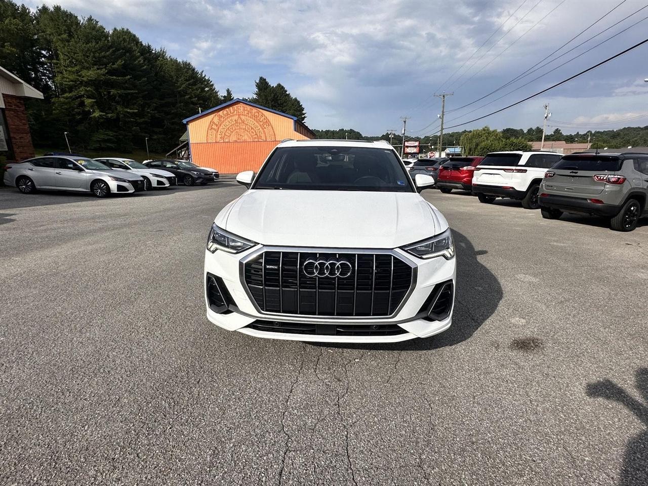 Audi Q3 S line Premium 45 TFSI quattro 2025