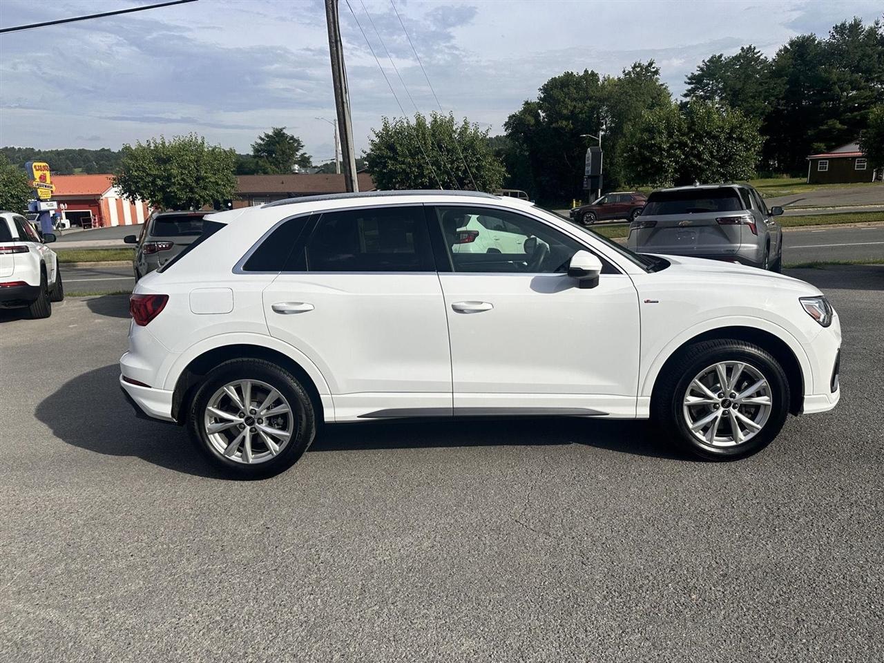 Audi Q3 S line Premium 45 TFSI quattro 2025