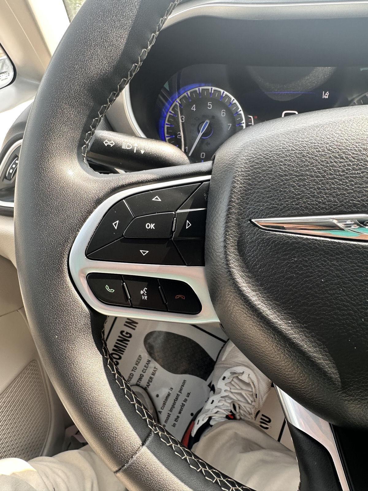 Chrysler Pacifica Touring L FWD 2024
