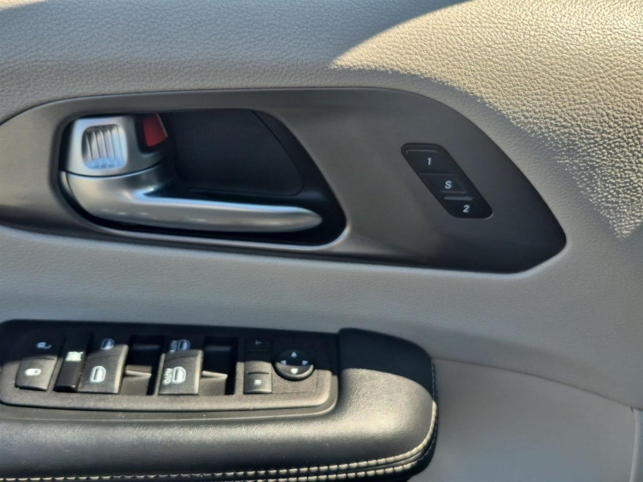 Chrysler Pacifica Touring L FWD 2023