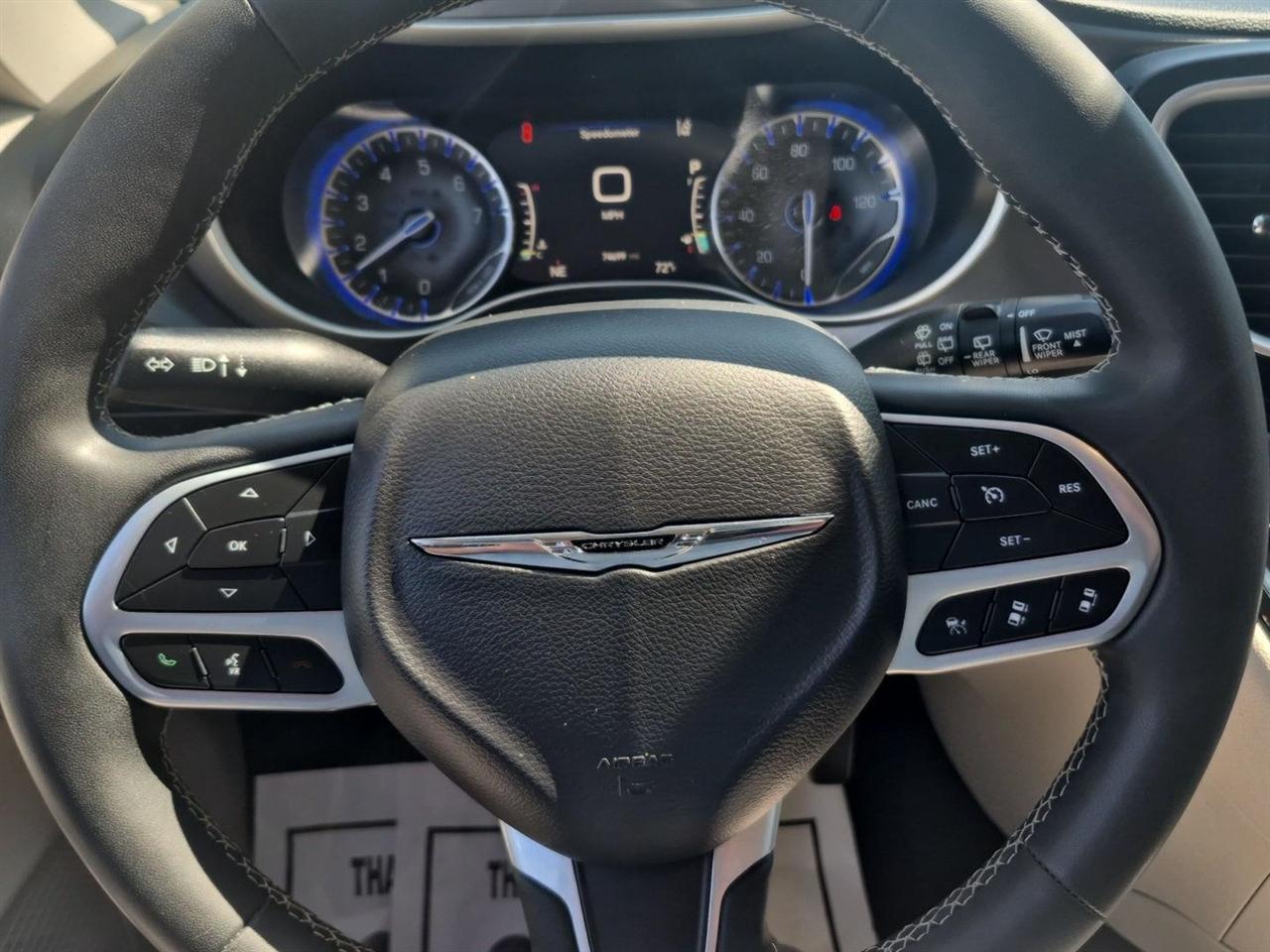Chrysler Pacifica Touring L FWD 2023