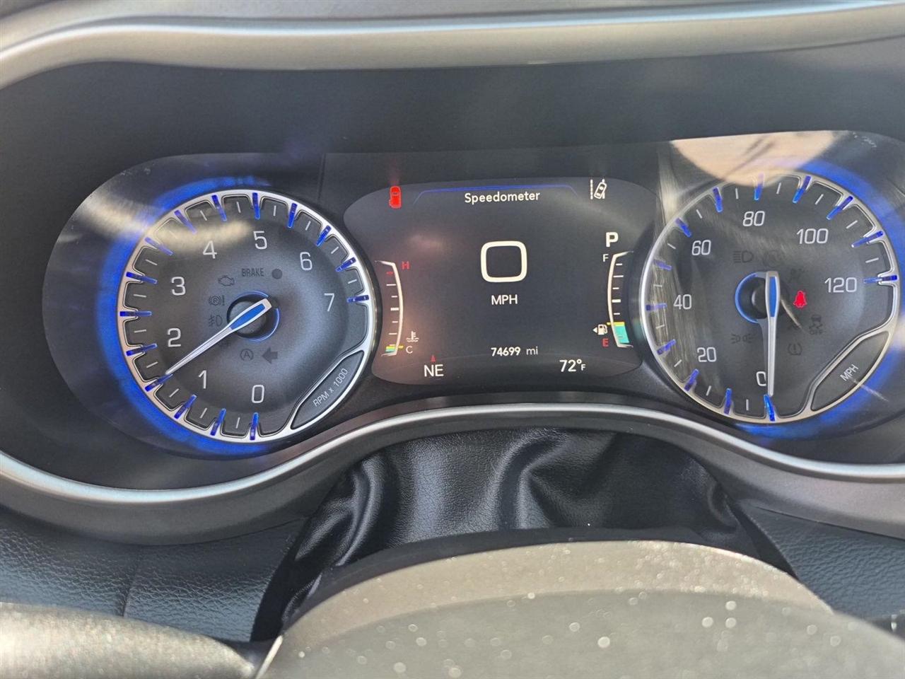 Chrysler Pacifica Touring L FWD 2023