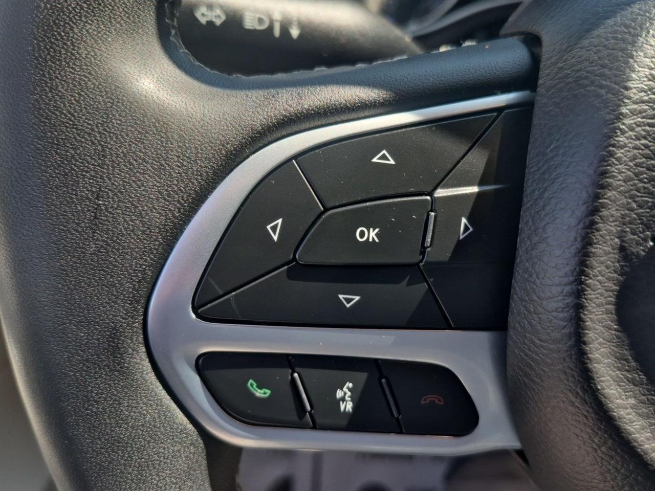 Chrysler Pacifica Touring L FWD 2023