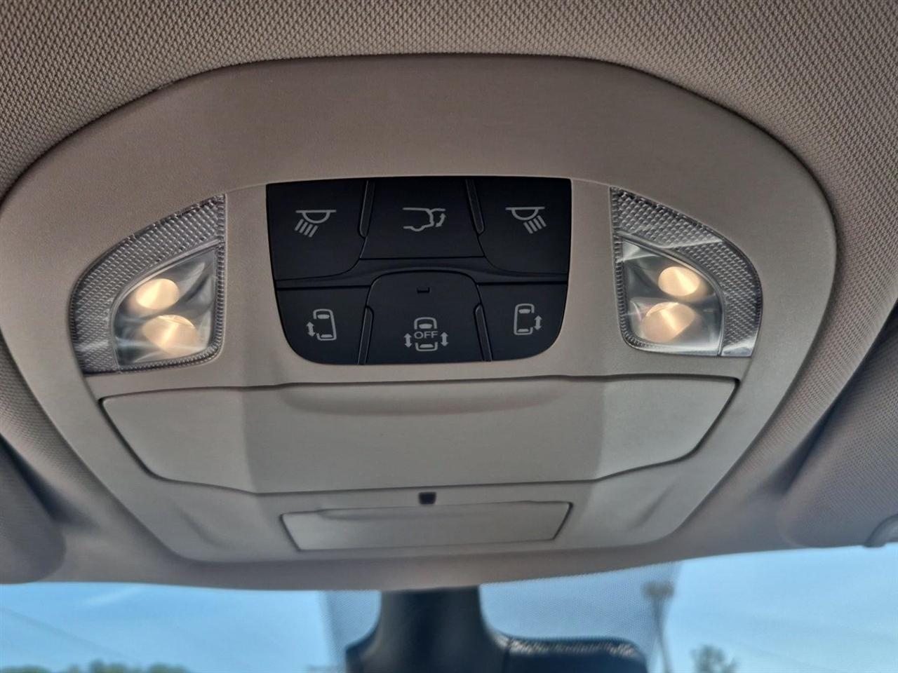 Chrysler Pacifica Touring L FWD 2023