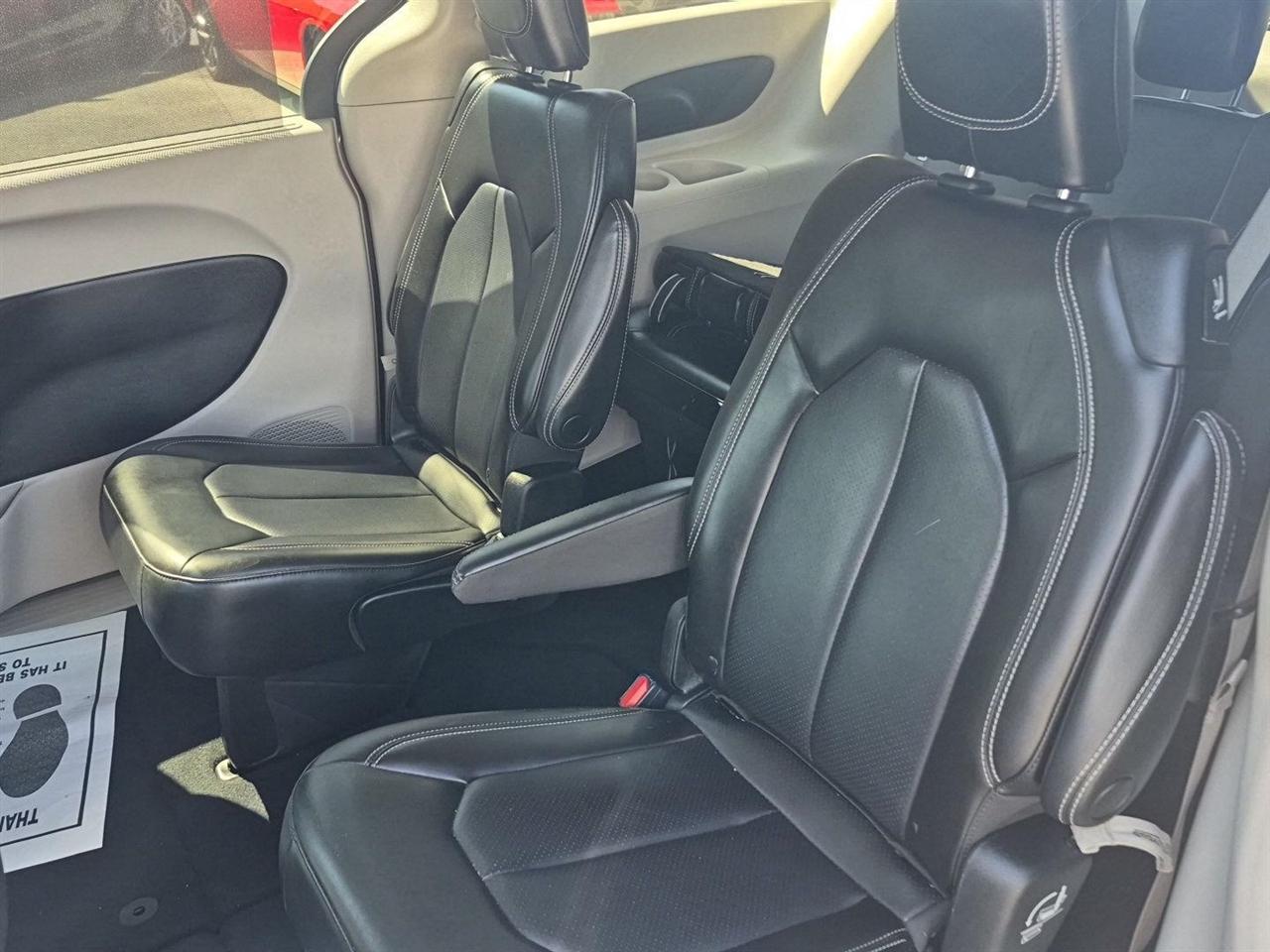 Chrysler Pacifica Touring L FWD 2023