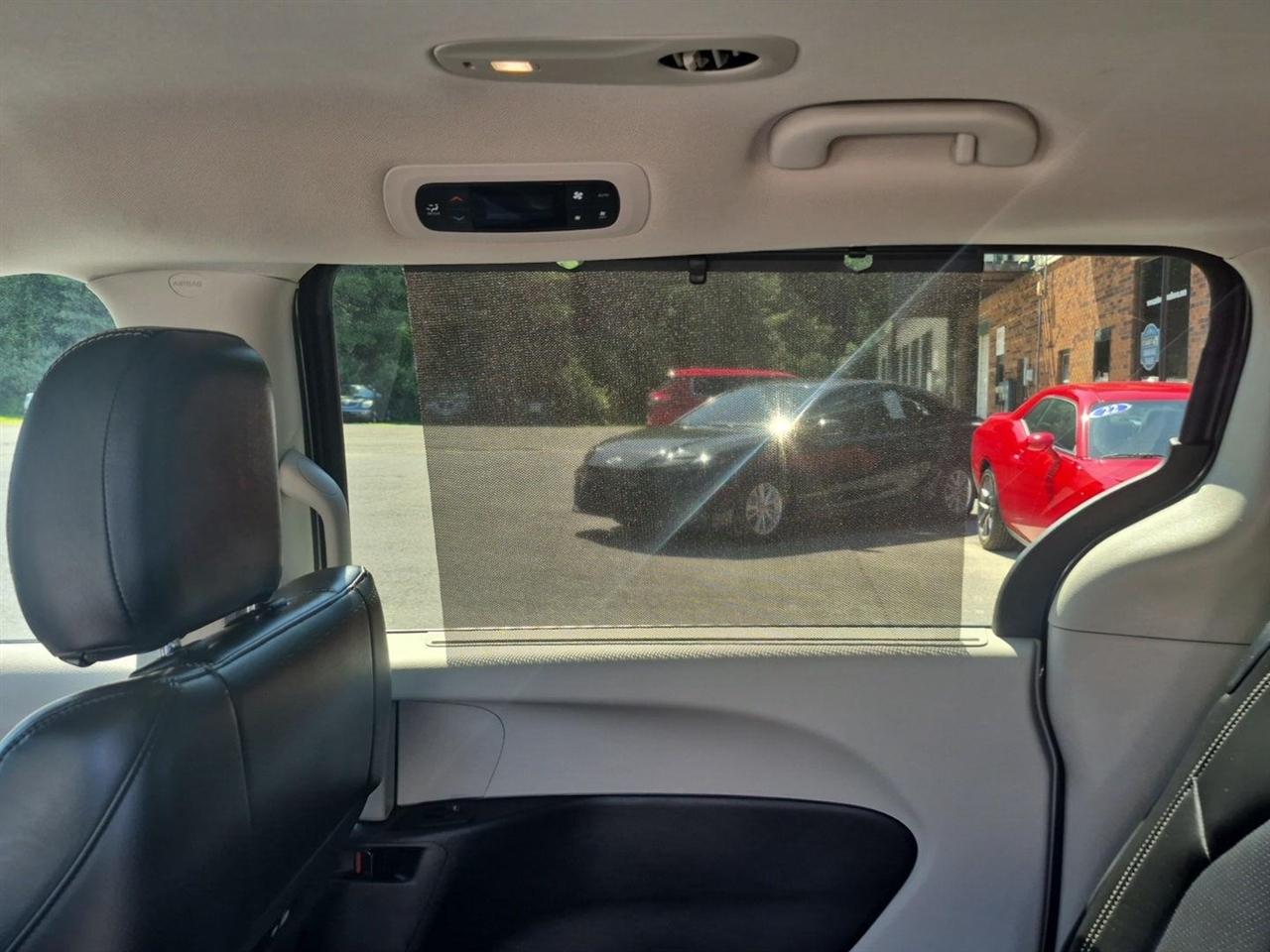 Chrysler Pacifica Touring L FWD 2023