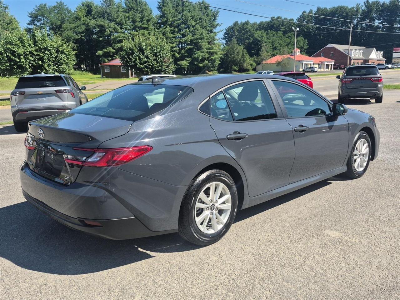 Toyota Camry XLE (Natl) 2025