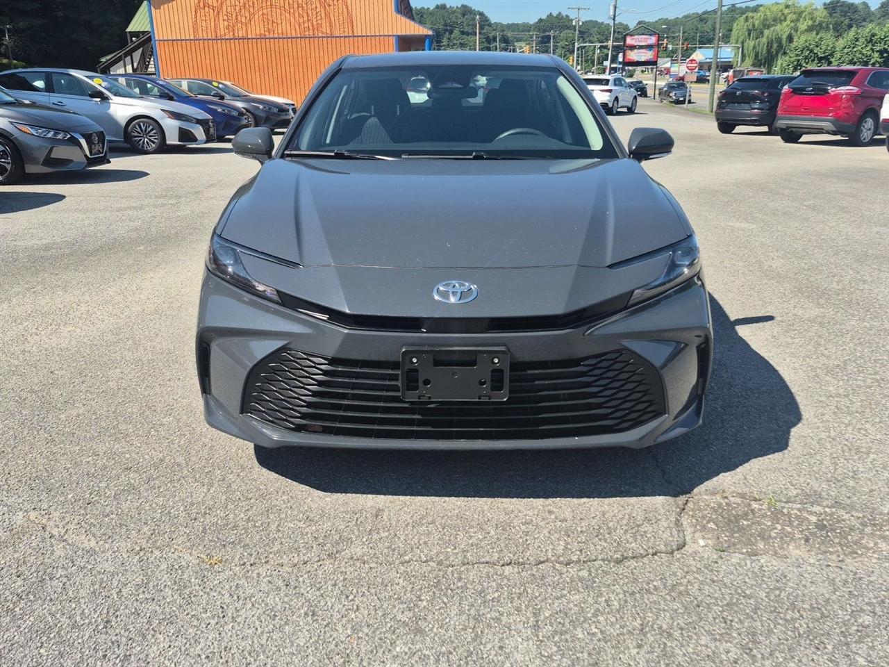 Toyota Camry XLE (Natl) 2025
