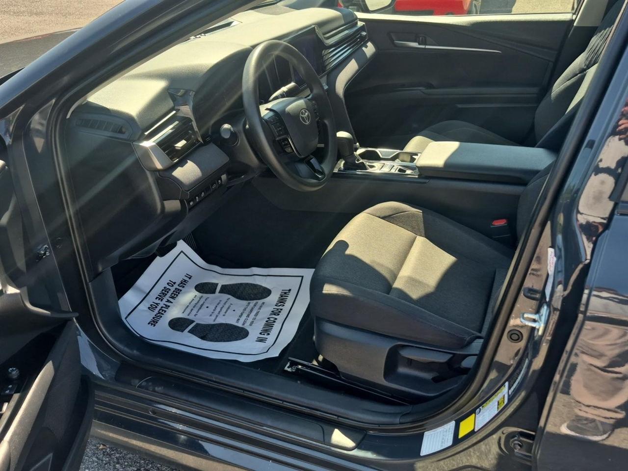 Toyota Camry XLE (Natl) 2025
