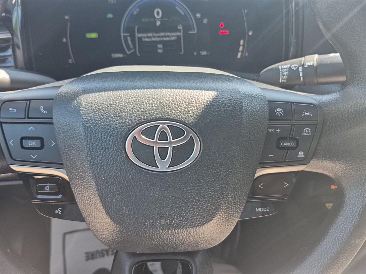 Toyota Camry XLE (Natl) 2025