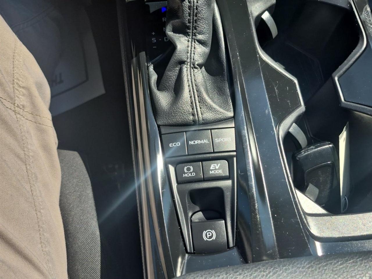 Toyota Camry XLE (Natl) 2025