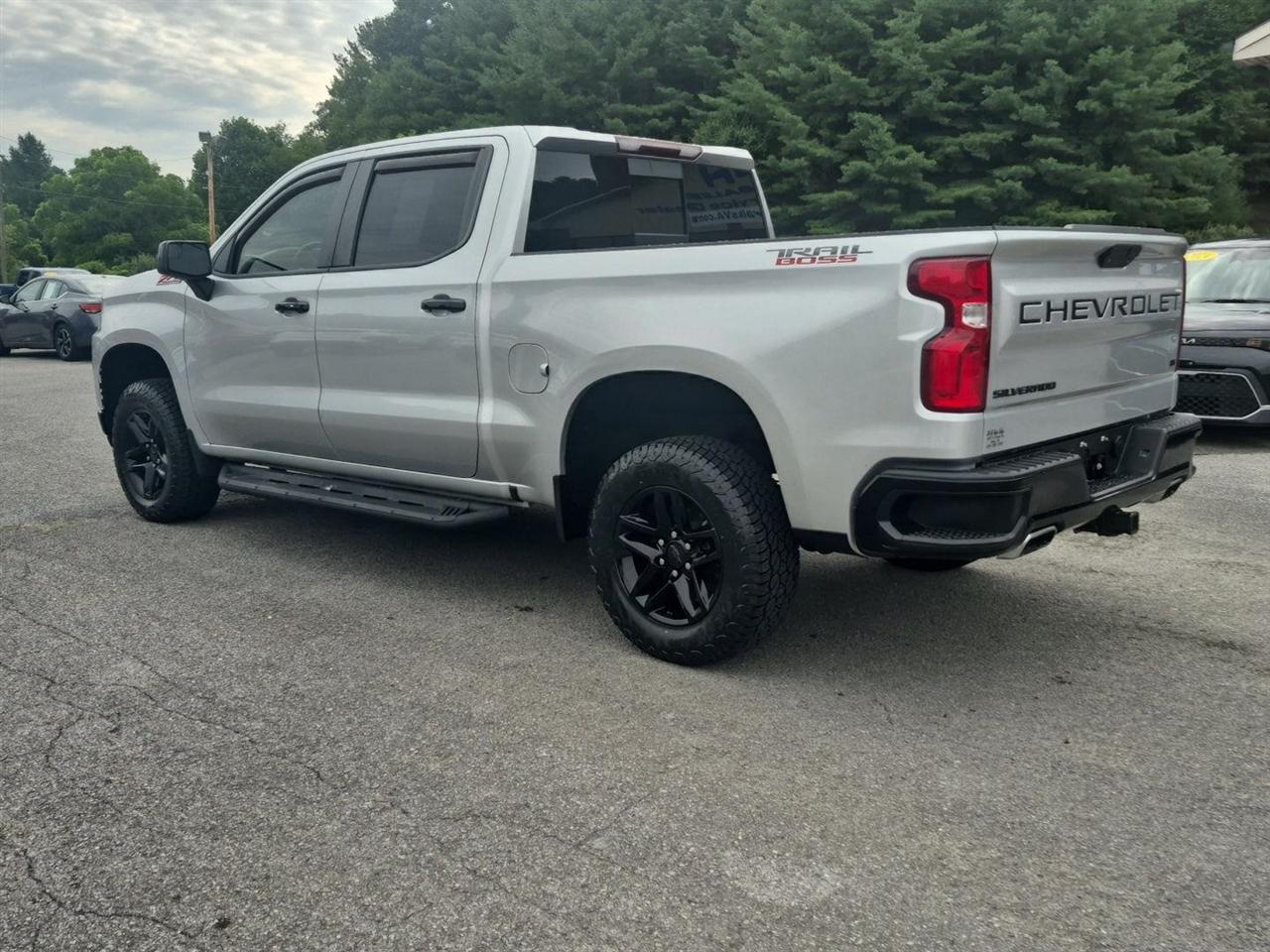 Chevrolet Silverado 1500 4WD Crew Cab 147" LT Trail Boss 2021