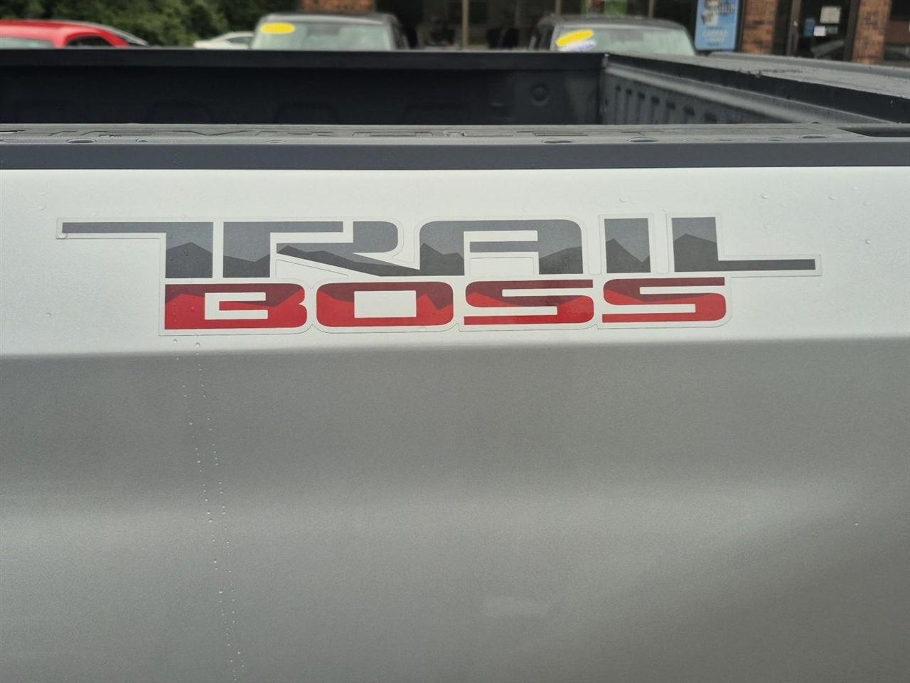 Chevrolet Silverado 1500 4WD Crew Cab 147" LT Trail Boss 2021