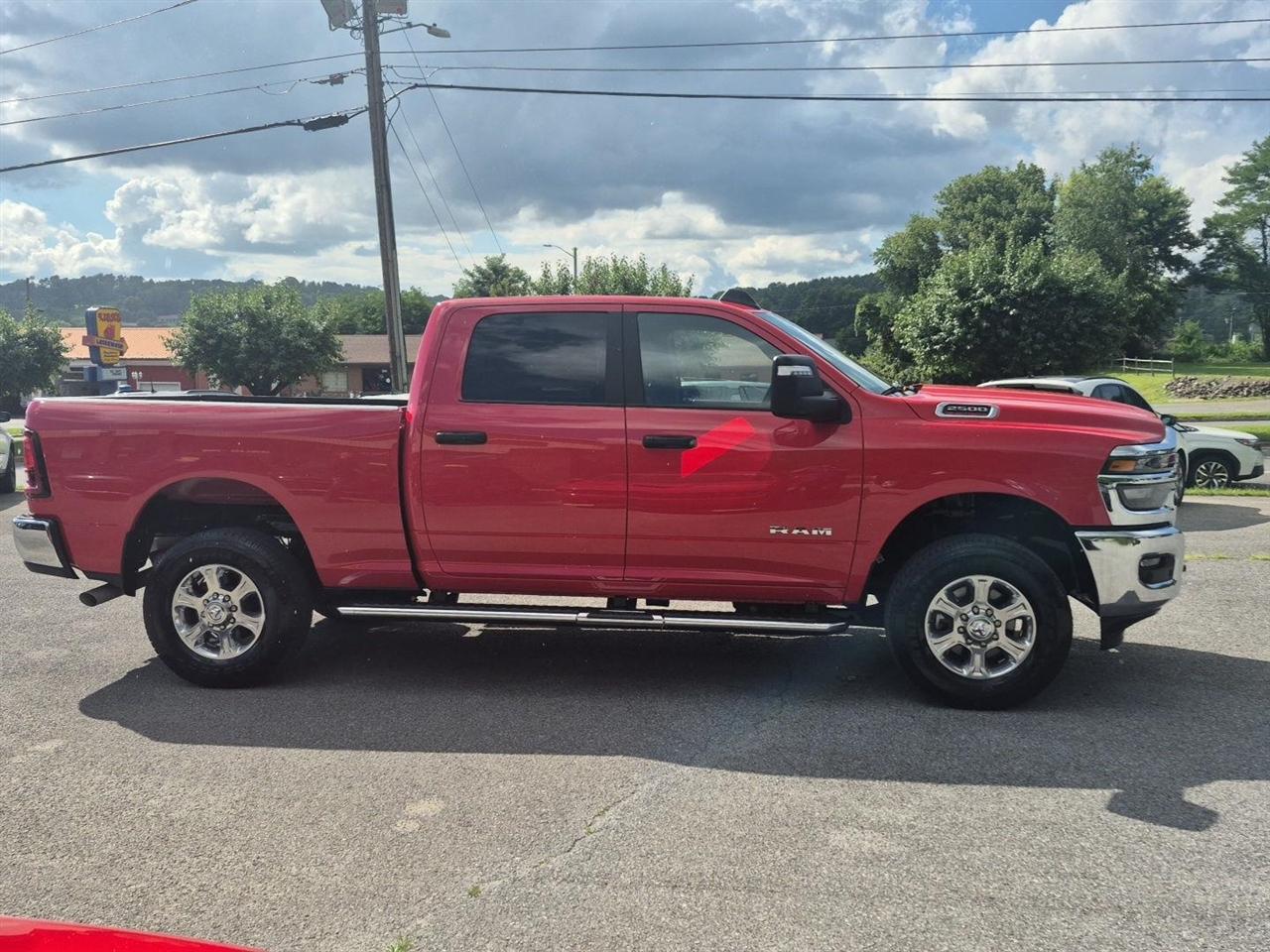 RAM 2500 Big Horn 4x4 Crew Cab 6'4" Box 2026