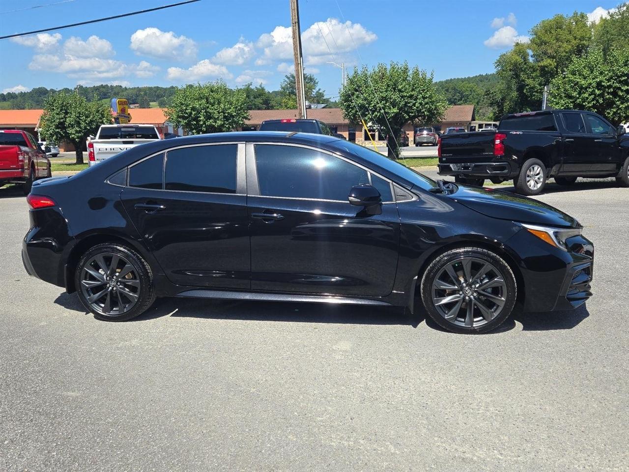 Toyota Corolla SE CVT (Natl) 2025