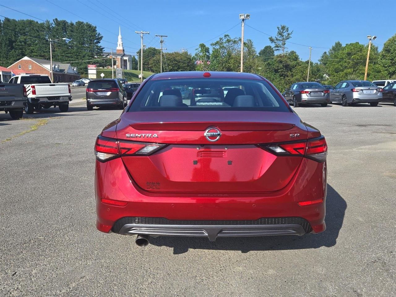 Nissan Sentra SR CVT 2021