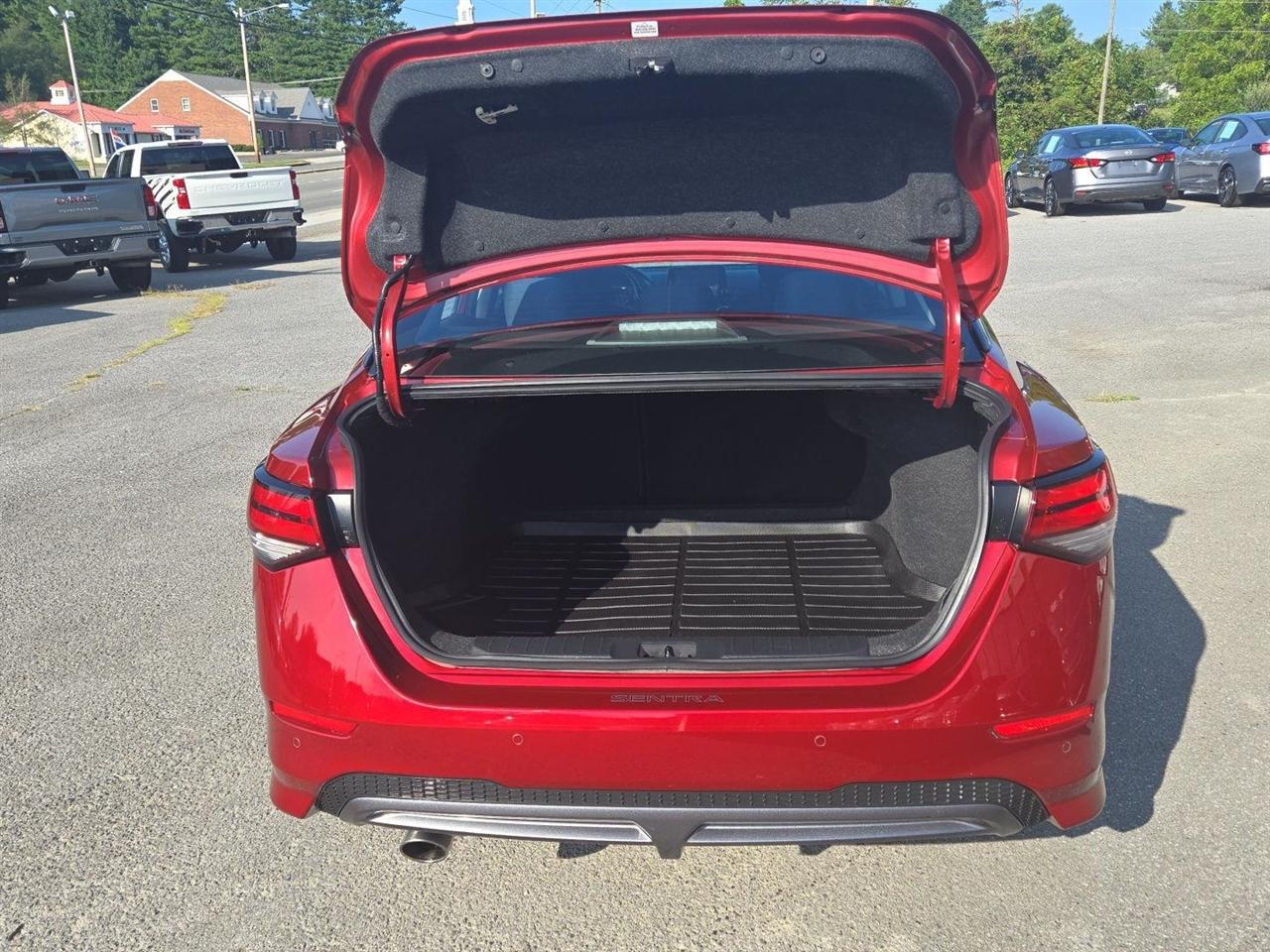 Nissan Sentra SR CVT 2021