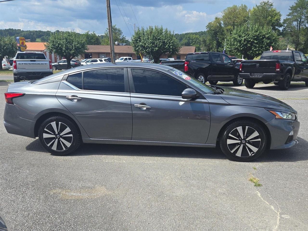 Nissan Altima 2.5 SV Sedan 2022
