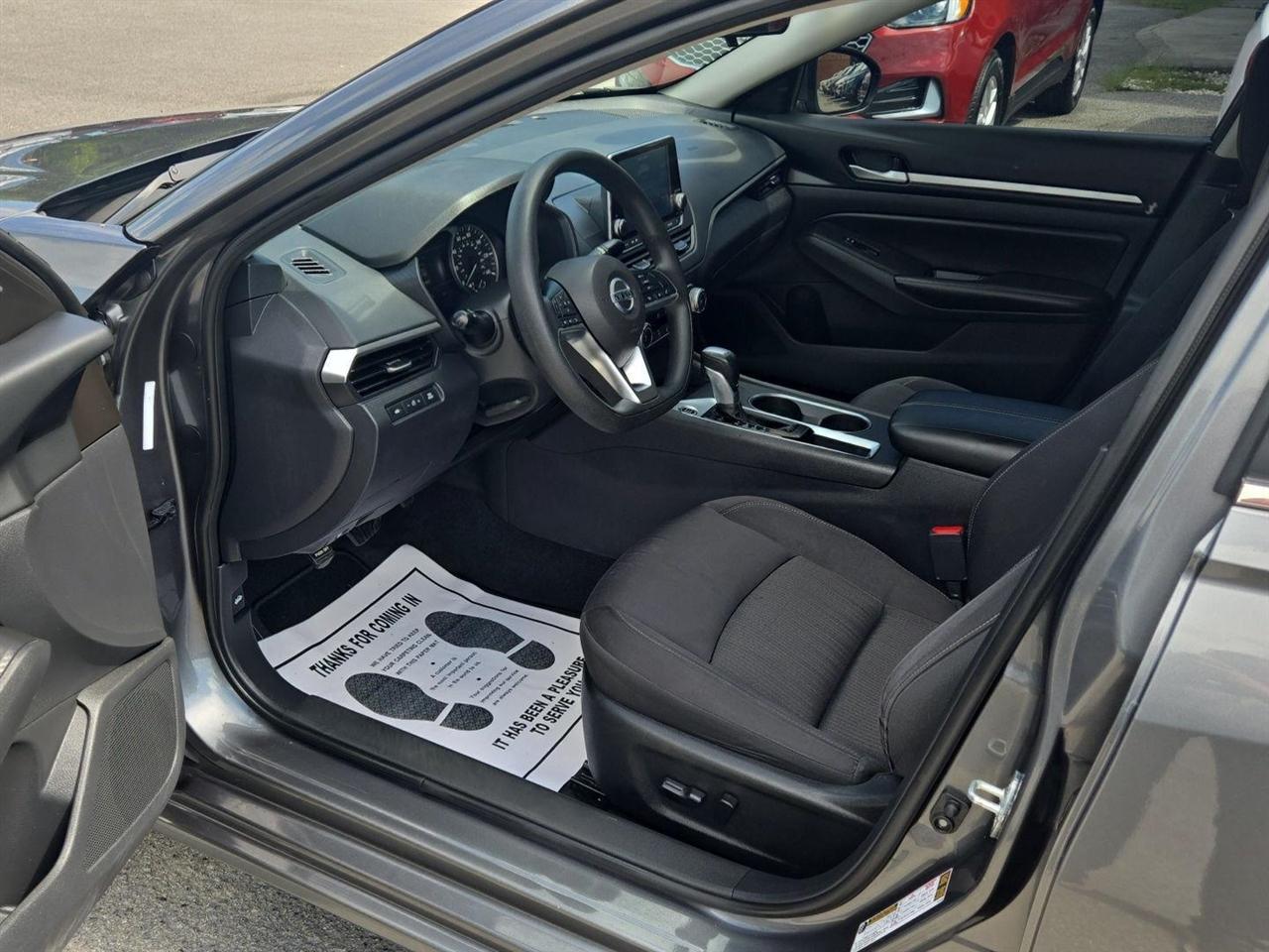 Nissan Altima 2.5 SV Sedan 2022