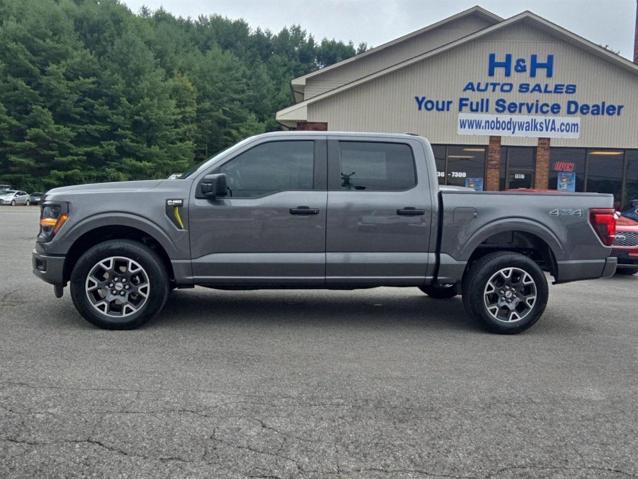 Ford F-150 STX 4WD SuperCrew 5.5' Box 2024