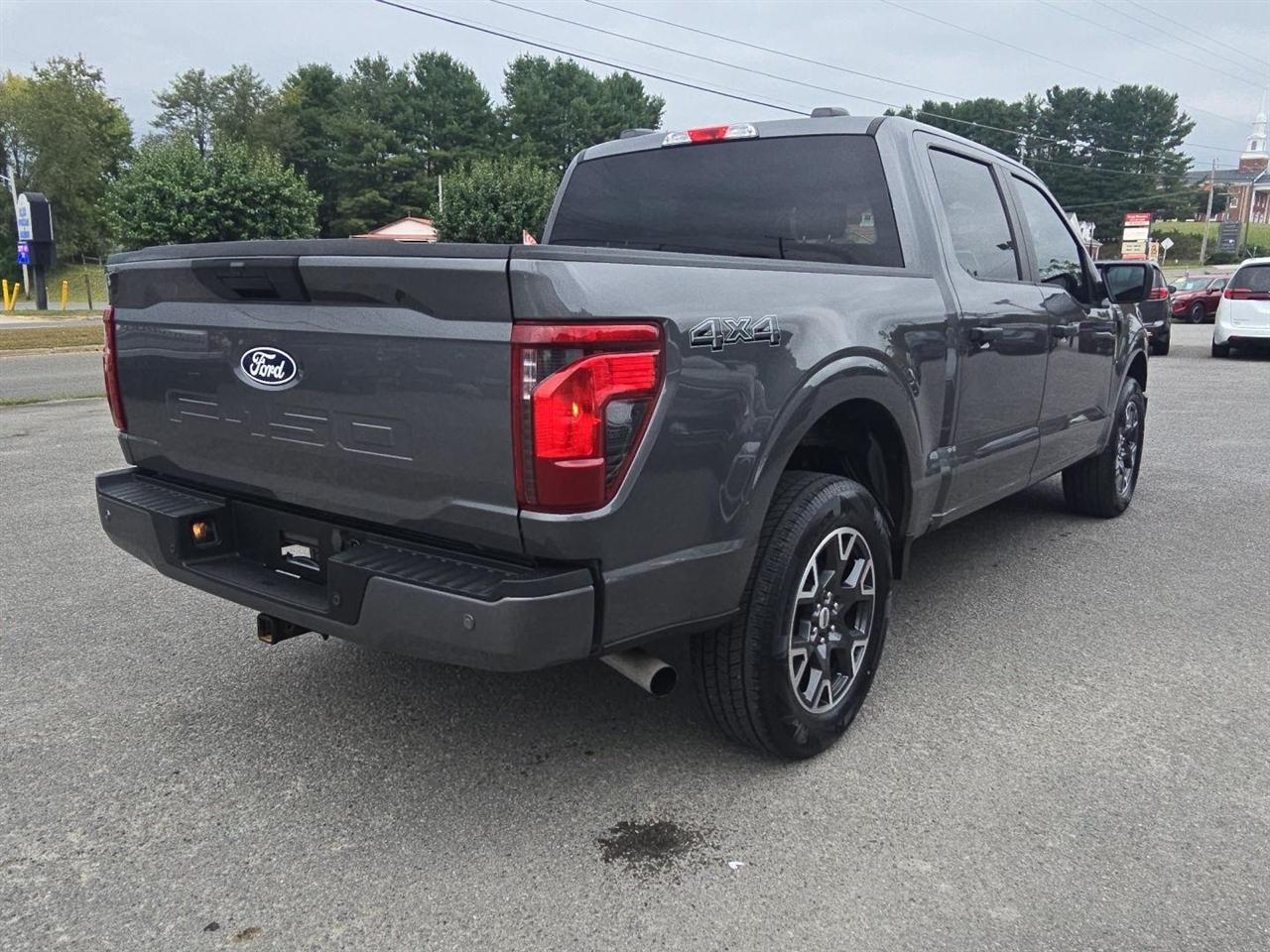 Ford F-150 STX 4WD SuperCrew 5.5' Box 2024