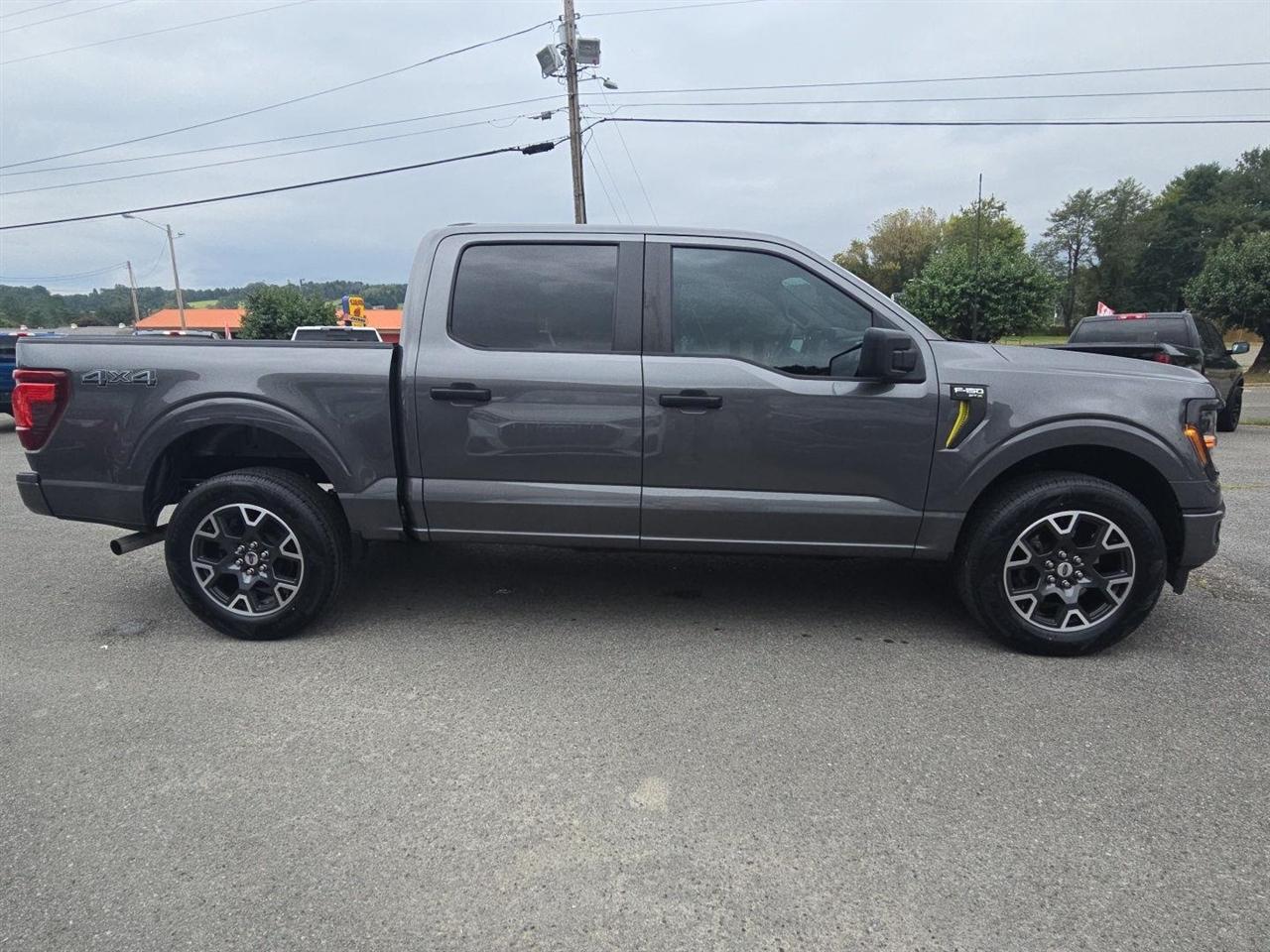 Ford F-150 STX 4WD SuperCrew 5.5' Box 2024