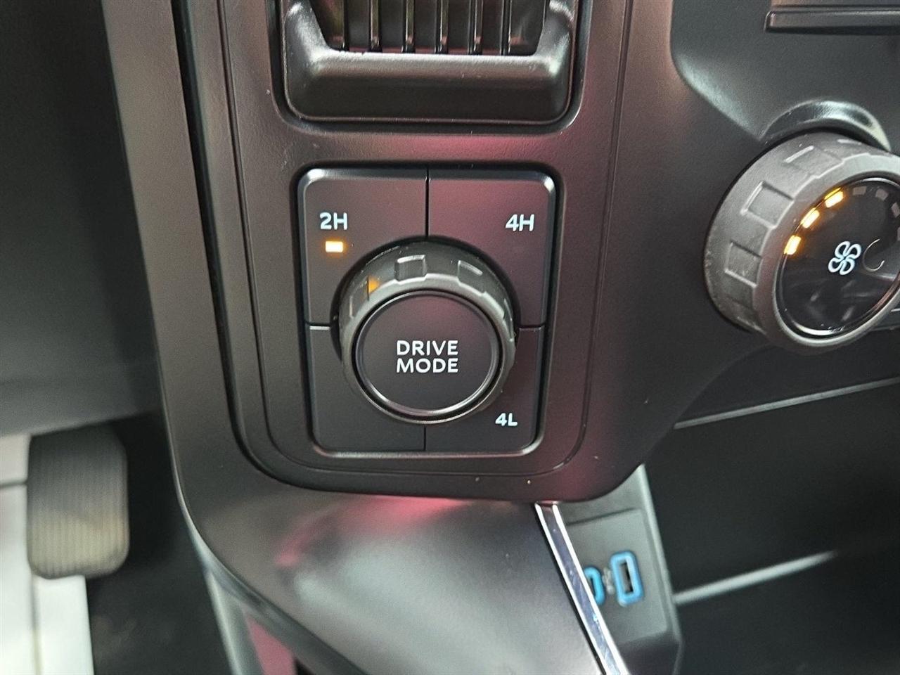 Ford F-150 STX 4WD SuperCrew 5.5' Box 2024