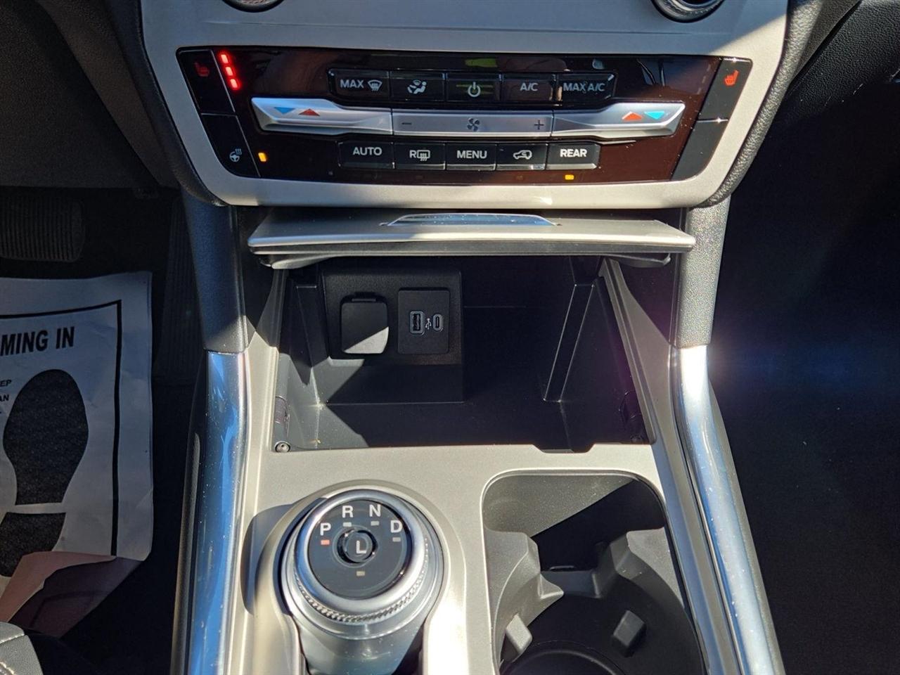 Ford Explorer XLT 4WD 2022