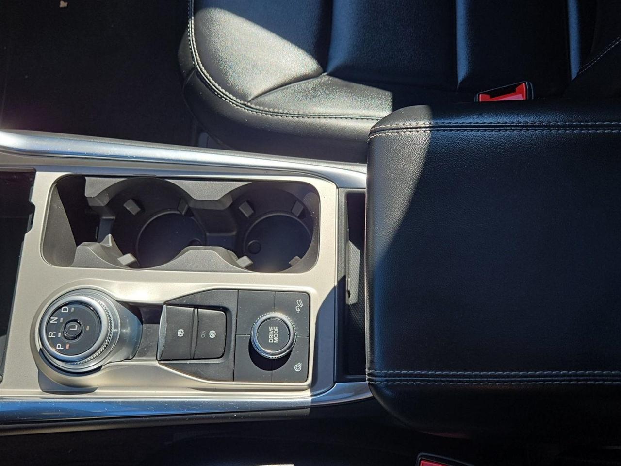 Ford Explorer XLT 4WD 2022