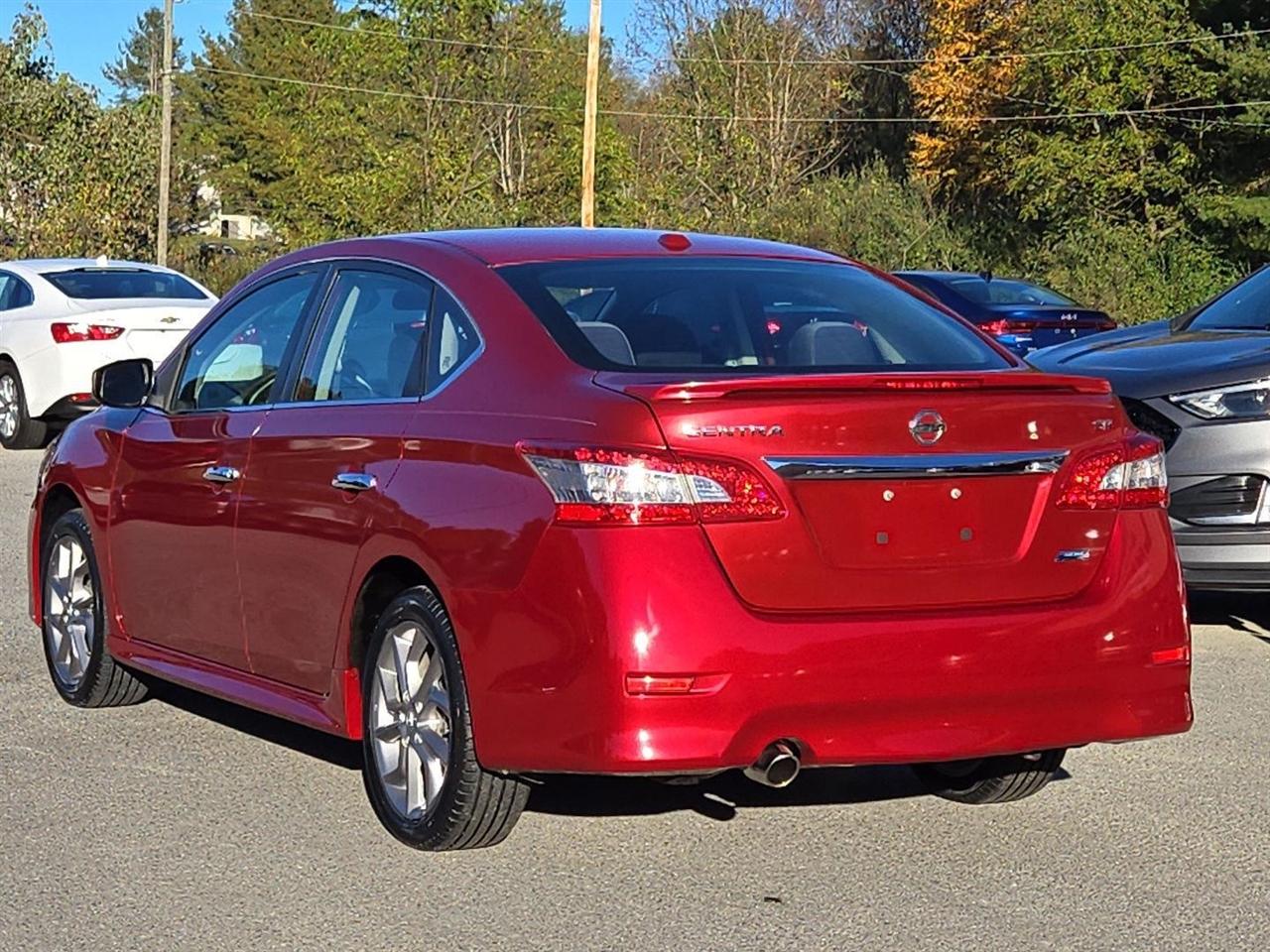 Nissan Sentra 4dr Sdn I4 CVT SR 2014