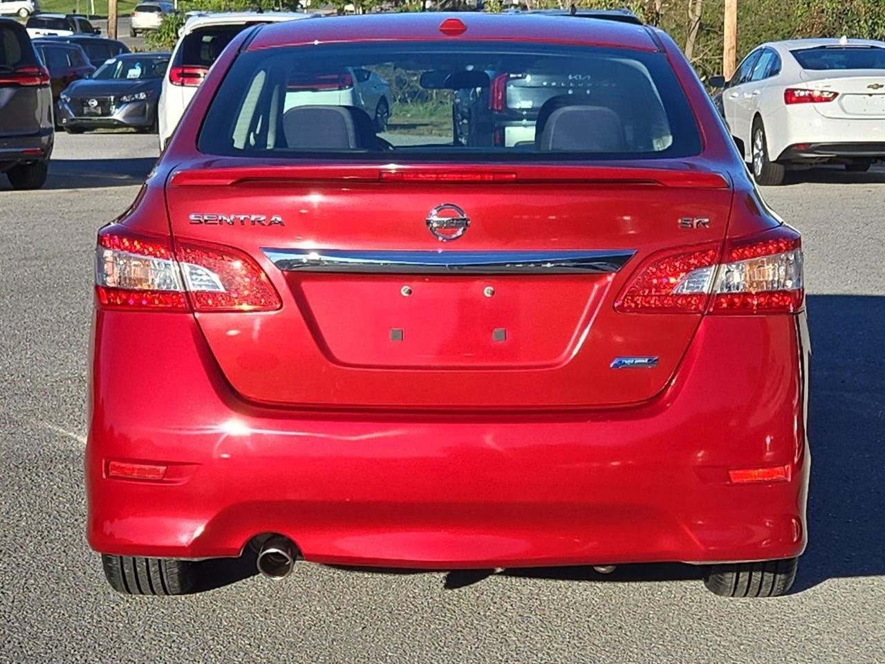 Nissan Sentra 4dr Sdn I4 CVT SR 2014