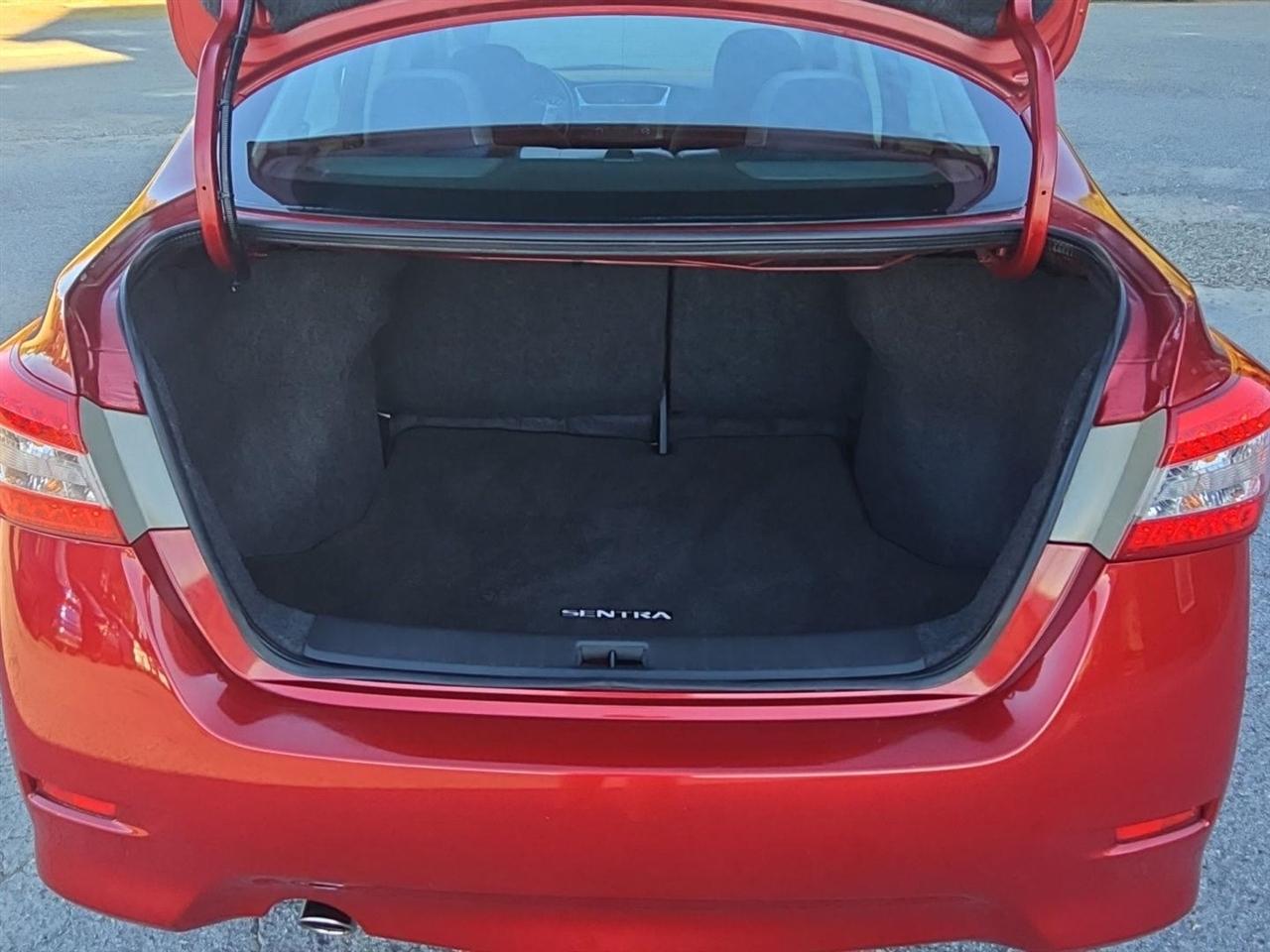 Nissan Sentra 4dr Sdn I4 CVT SR 2014