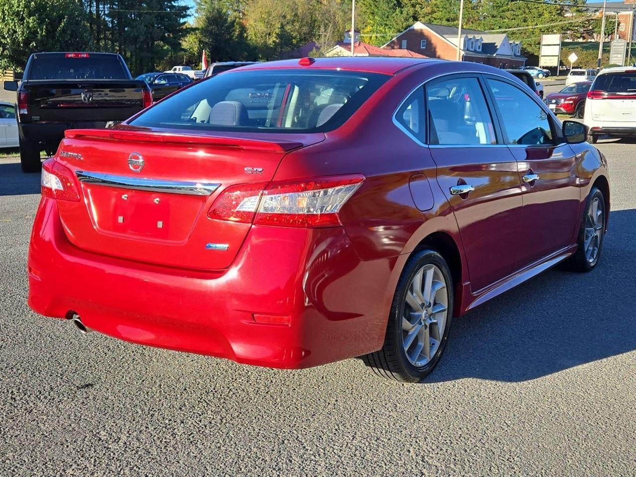 Nissan Sentra 4dr Sdn I4 CVT SR 2014