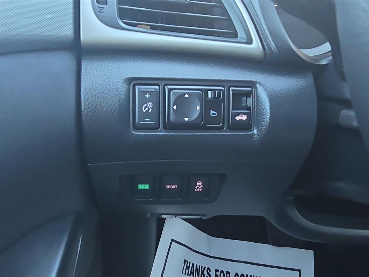 Nissan Sentra 4dr Sdn I4 CVT SR 2014