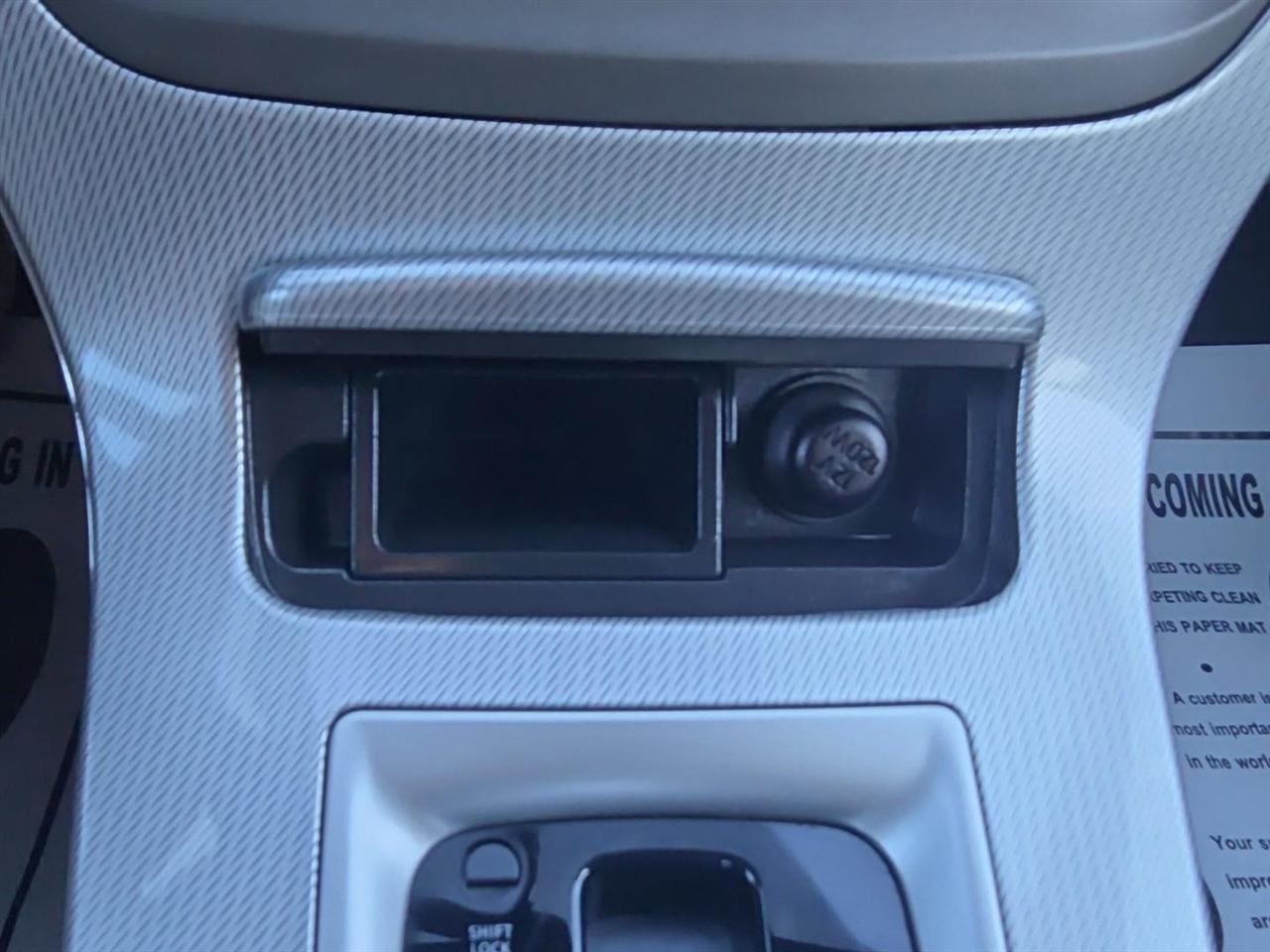 Nissan Sentra 4dr Sdn I4 CVT SR 2014