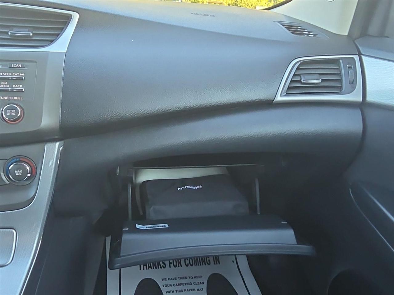Nissan Sentra 4dr Sdn I4 CVT SR 2014