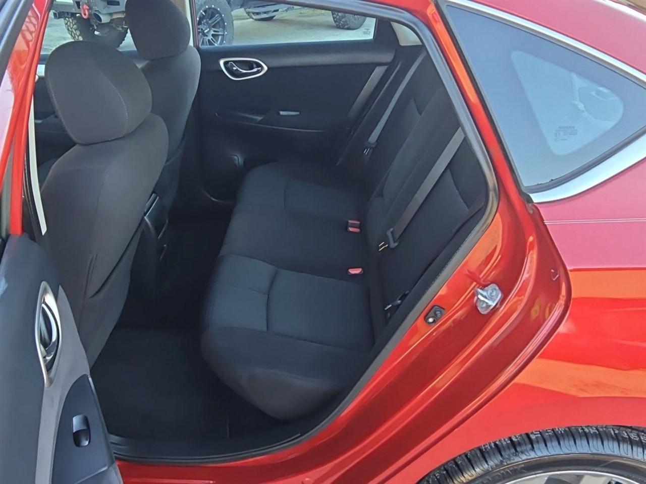 Nissan Sentra 4dr Sdn I4 CVT SR 2014